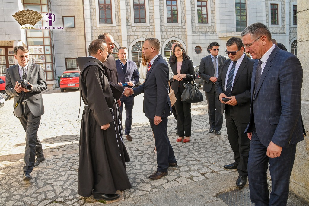 Ministar Hasanbegovic 12